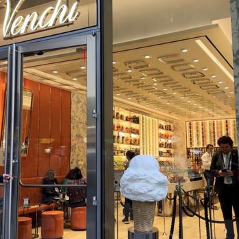 Venchi - Beautiful storefront - Chocolatiers & Shops Near Me - New York, New York Venchi - Beautiful storefront - Chocolatiers & Shops Near Me - New York, New York