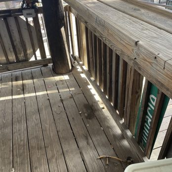 Caves Lounge - Outdoor covered bar area - Dive Bars Near Me - Arlington, Texas