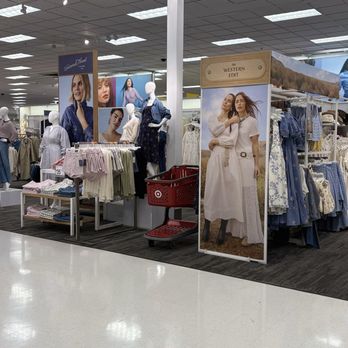 Target - Inside - women's clothing - Department Stores Near Me - Burbank, California