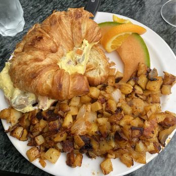 Summerland Beach Cafe - Croissant omelette - American Near Me - Summerland, California Summerland Beach Cafe - Croissant omelette - American Near Me - Summerland, California