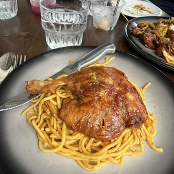 Brodard - Crispy duck leg on garlic noodle - Vietnamese Near Me - Long Beach, California Brodard - Crispy duck leg on garlic noodle - Vietnamese Near Me - Long Beach, California