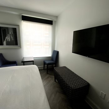 Phoenix Park Hotel - Room/Window - Hotels Near Me - Washington, DC, District of Columbia Phoenix Park Hotel - Room/Window - Hotels Near Me - Washington, DC, District of Columbia