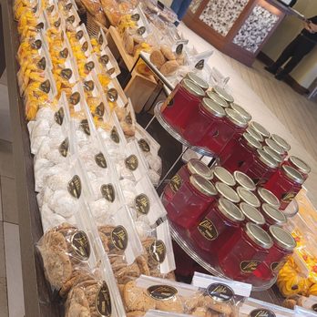 Liliha Bakery - Bakeries Near Me - Honolulu, Hawaii Liliha Bakery - Bakeries Near Me - Honolulu, Hawaii