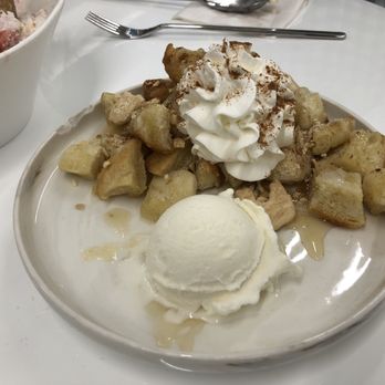 Cafe Moment - Apple Pie Honey Butter Cube - Desserts Near Me - Chantilly, Virginia Cafe Moment - Apple Pie Honey Butter Cube - Desserts Near Me - Chantilly, Virginia