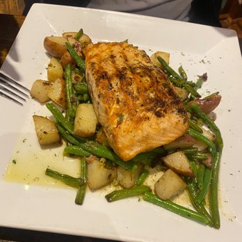 Park Lane Tavern - Salmon, green beans and roasted potatoes - Fish & Chips Near Me - Hampton, Virginia Park Lane Tavern - Salmon, green beans and roasted potatoes - Fish & Chips Near Me - Hampton, Virginia