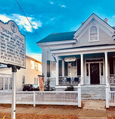 Chesnut Cottage Inn by null