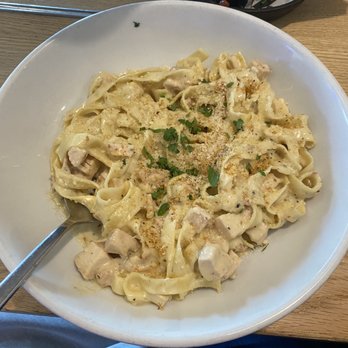 Zoli's Pizza - Chicken Fettucini Alfredo - Pizza Near Me - Fort Worth, Texas