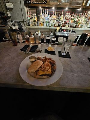 Queenie's Steakhouse by null