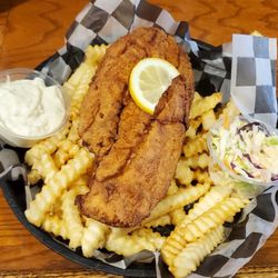 Pratt Street Ale House - Fish and chips