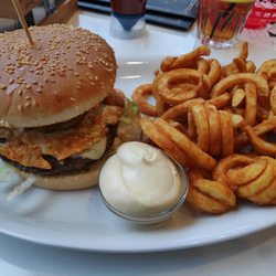 Burger Lounge - Hoss Burger