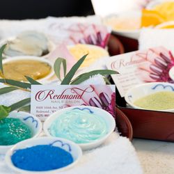 Redmond Nails Salon - Deluxe Pedicure - Mint scrub, Green tea, Honey milk, Orange scrub
