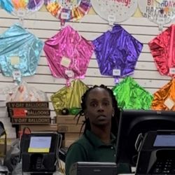 Dollar Tree - Manager dollar tree, no hizo nada por solucionar el problema