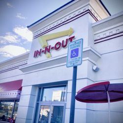 In-N-Out Burger - Restaurant exterior
