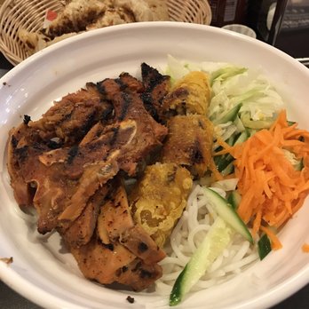 Pho 2 Go - Pork chop and spring roll with "vermicelli" - Vietnamese Near Me - Toronto, Ontario