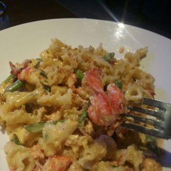 Yard House - Mac cheese lobster - New American Near Me - Austin, Texas