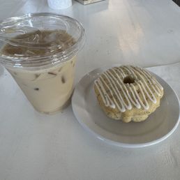 Vanilla latte, lemon poppy loaf