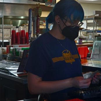 Dave's Pizza Garage - Go see the Awesome Hannah for great pizza and customer service - Pizza Near Me - Tallahassee, Florida Dave's Pizza Garage - Go see the Awesome Hannah for great pizza and customer service - Pizza Near Me - Tallahassee, Florida