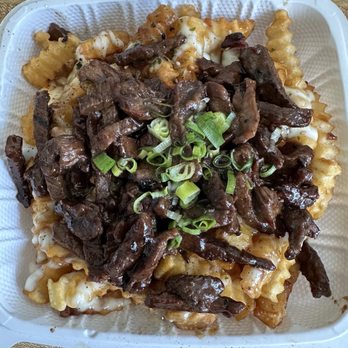 Flyin' Ahi - The Famous Kalbi Fries! - Food Trucks Near Me - Mililani, Hawaii