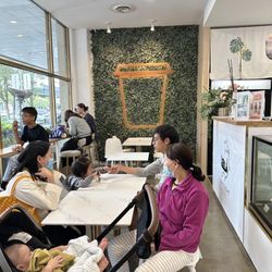Sharetea - Interior of sharetea park royal
