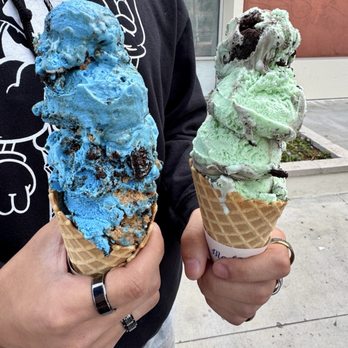 Handel's Homemade Ice Cream - Cookie Monster, mint Oreo, waffle cones. - Ice Cream & Frozen Yogurt Near Me - Alhambra, California Handel's Homemade Ice Cream - Cookie Monster, mint Oreo, waffle cones. - Ice Cream & Frozen Yogurt Near Me - Alhambra, California