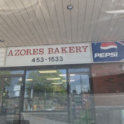 Azores Bakery - The front of the store isn't too pretty, but the inside is wonderful!