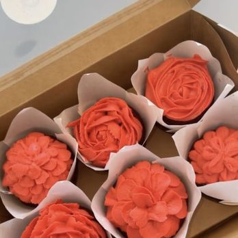 Simply Cheesekake - a dozen cupcakes in a box - Desserts Near Me Simply Cheesekake - a dozen cupcakes in a box - Desserts Near Me