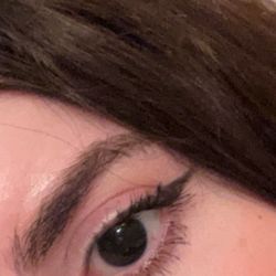 Shape Threading Salon - My eyebrow before she threaded them