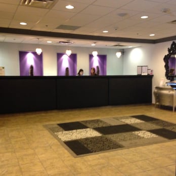 The Tower Hotel Fallsview - reception desk - Hotels Near Me - Niagara Falls, Ontario