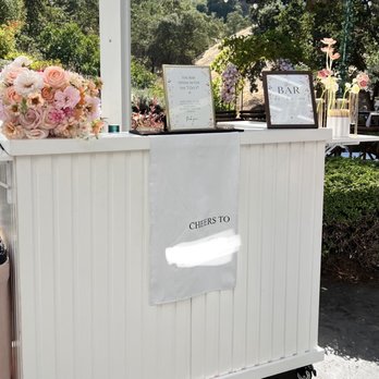 Moss Mama Events - White mobile bar - Bartenders Near Me Moss Mama Events - White mobile bar - Bartenders Near Me
