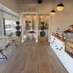 Caramanda's Bake Shoppe - Interior