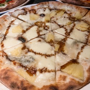Fritti - Ananas e Gorgonzola Pizza - Italian Near Me - Atlanta, Georgia Fritti - Ananas e Gorgonzola Pizza - Italian Near Me - Atlanta, Georgia