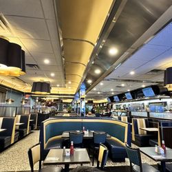 Neptune Diner - Quiet Wednesday Night