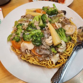 Pho Legend - Crispy Chowmein with Combination. Do not recommend. - Noodles Near Me - Los Angeles, California Pho Legend - Crispy Chowmein with Combination. Do not recommend. - Noodles Near Me - Los Angeles, California
