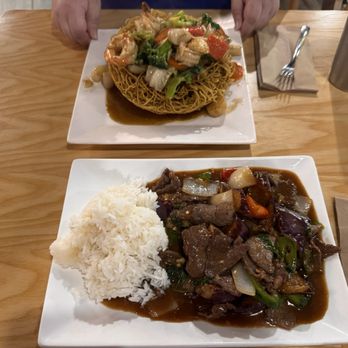 Moodles - Com Bo Luc Lac ( Shaken Beef) - Vietnamese Near Me - Brentwood, California Moodles - Com Bo Luc Lac ( Shaken Beef) - Vietnamese Near Me - Brentwood, California