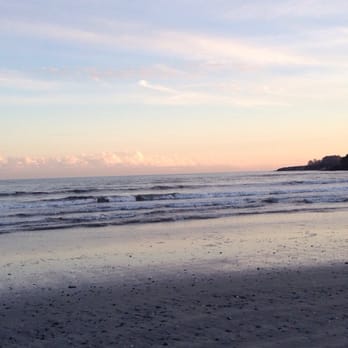 Easton's Beach - Beaches Near Me - Newport, Rhode Island