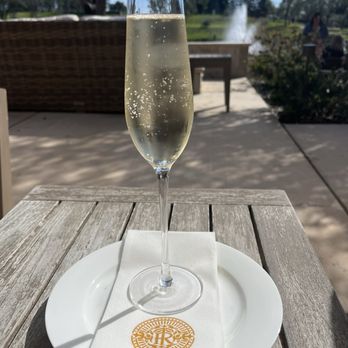 Twin Rocks Estate Winery - White wine - Wine Tasting Room Near Me - Granite Bay, California Twin Rocks Estate Winery - White wine - Wine Tasting Room Near Me - Granite Bay, California