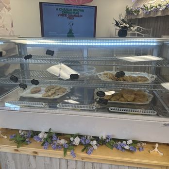 Susan's Sweets - a display case filled with pastries - Desserts Near Me - Fort Oglethorpe, Georgia Susan's Sweets - a display case filled with pastries - Desserts Near Me - Fort Oglethorpe, Georgia