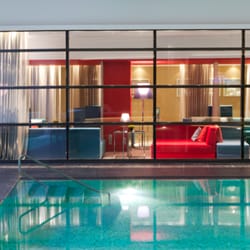 Ken Club - Pool with lounge