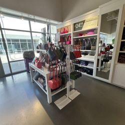 Vera Bradley Factory Outlet - Bright pretty displays