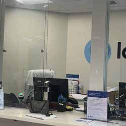 Labcorp - The 30 min wait with 3 patients waiting in the lobby and only one exiting from the back in the 30 mins of waiting from 4:45-5:15p.