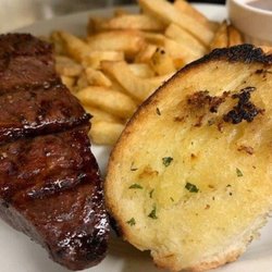Bailey's Pub - Photo