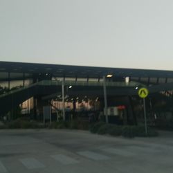 Thomastown railway station, Melbourne - Pedestrian Bridge