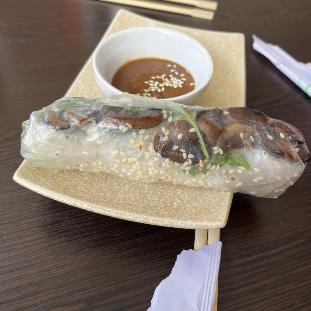 Uncle Van - Mushroom Spring Roll - Vietnamese Near Me - Salzburg, 5 Uncle Van - Mushroom Spring Roll - Vietnamese Near Me - Salzburg, 5