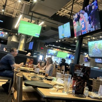 Buffalo Wild Wings - Atmosphere - Sports Bars Near Me - Queen Creek, Arizona Buffalo Wild Wings - Atmosphere - Sports Bars Near Me - Queen Creek, Arizona