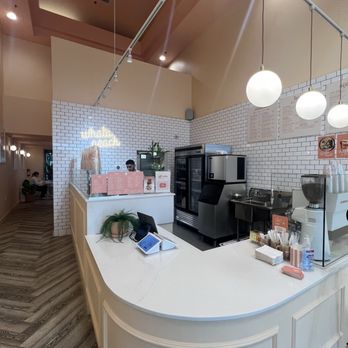 Whata Peach - Inside - Juice Bars & Smoothies Near Me - Encino, California Whata Peach - Inside - Juice Bars & Smoothies Near Me - Encino, California