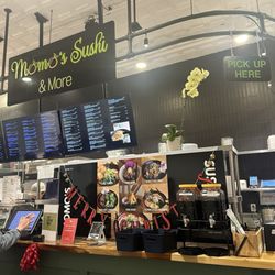 Momo's Sushi & More