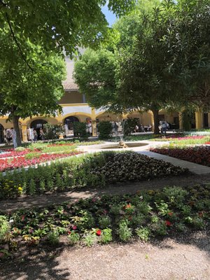 L'espace Van Gogh by null