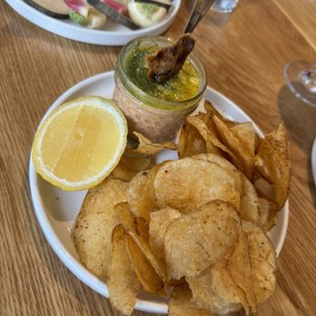 Leland Eating and Drinking House  - Trout Rillette: smoked steelhead, fennel, mustard seed, za'atar potato chips - Wine Bars Near Me - Brooklyn, New York