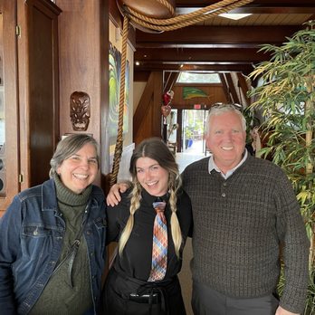The Harbor Hut - Tonia-Malia-Bob - Seafood Near Me - Morro Bay, California The Harbor Hut - Tonia-Malia-Bob - Seafood Near Me - Morro Bay, California