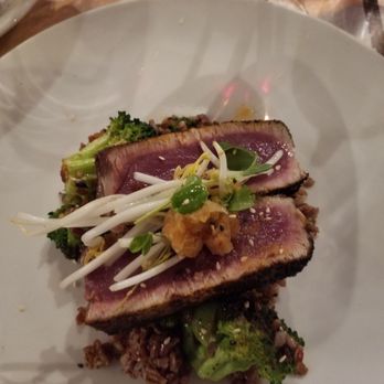Hooked - Crusted tuna entree - Seafood Near Me - Ocean City, Maryland